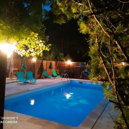 Independante Piscine, Parc, Cuisine... 4*