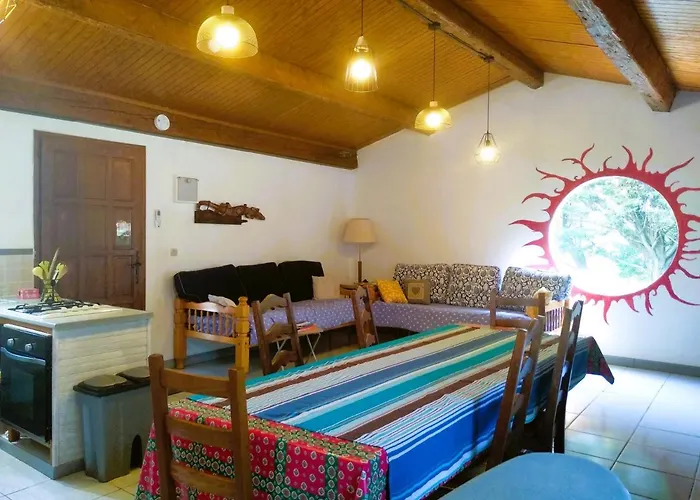 Bed & Breakfast Independante Piscine, Parc, Cuisine... Brézilhac