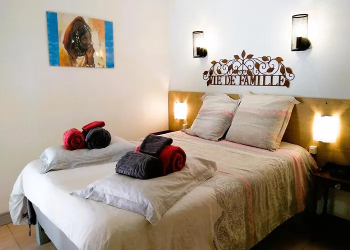 Bed & Breakfast Independante Piscine, Parc, Cuisine...