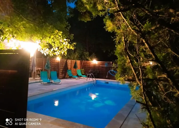 Independante Piscine, Parc, Cuisine... 4*
